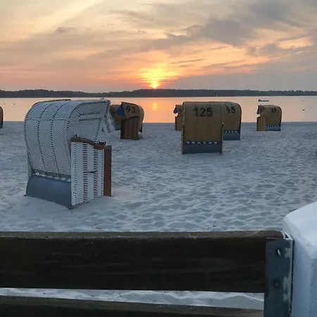 Daire Penthouse Auszeit, Gerne Mit Hund, Wlan Inkl. Laboe